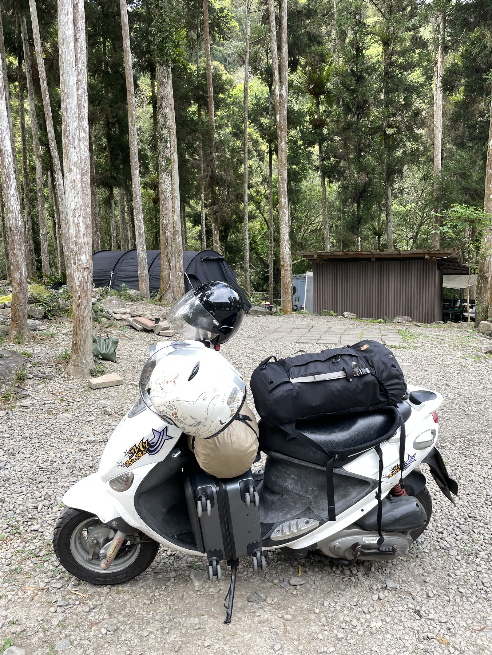 moto_camping_with_luggage_03